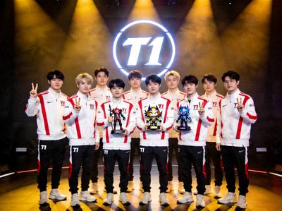 T1战队英雄联盟分部团队合影